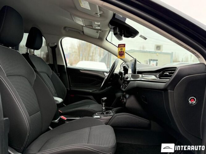 Ford Focus 51 interauto-car