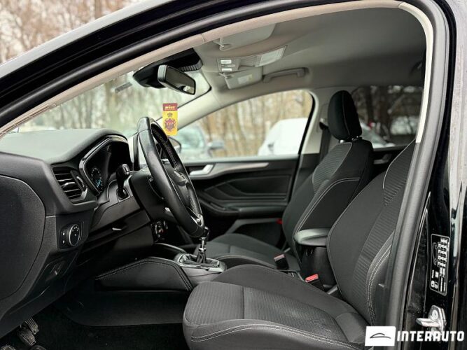 Ford Focus 43 interauto-car