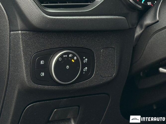 Ford Focus 41 interauto-car