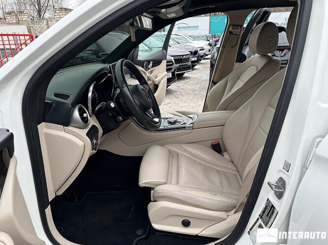 Mercedes GLC 350e 37 interauto-car
