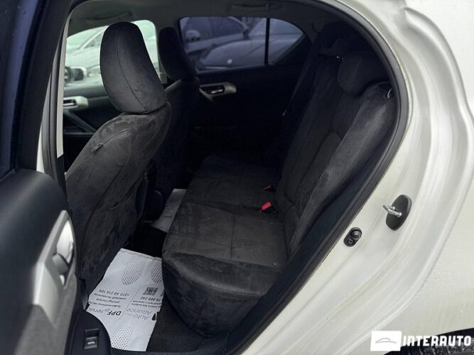 Lexus CT 200h 40 interauto-car