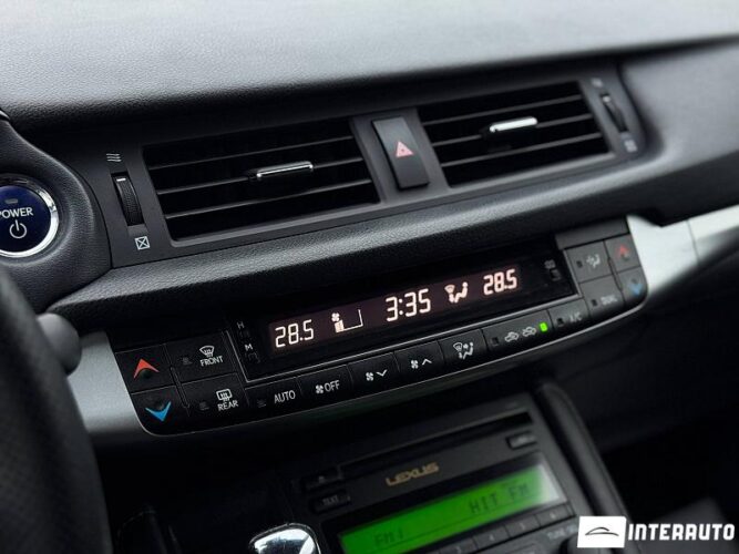 Lexus CT 200h 38 interauto-car
