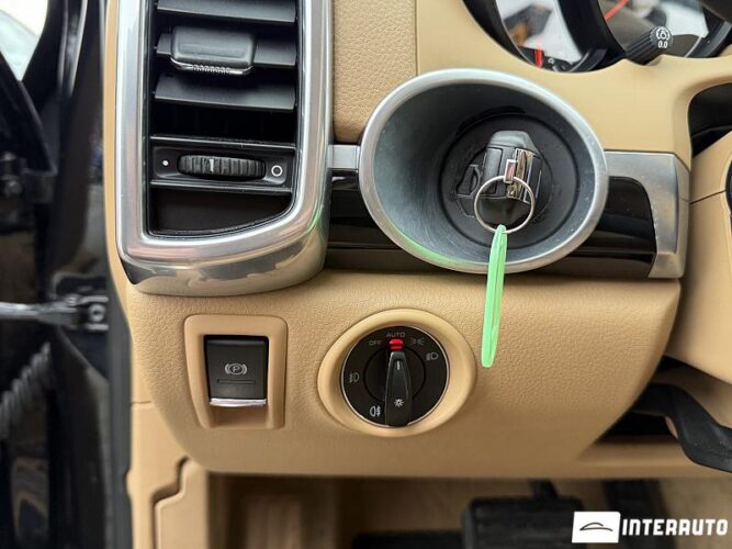 Porsche Cayenne 54 interauto-car