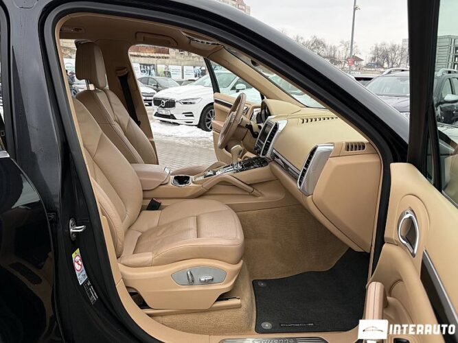 Porsche Cayenne 49 interauto-car