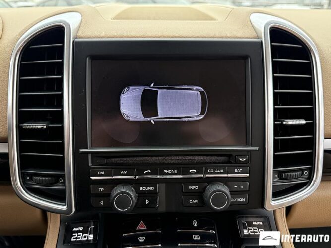 Porsche Cayenne 44 interauto-car