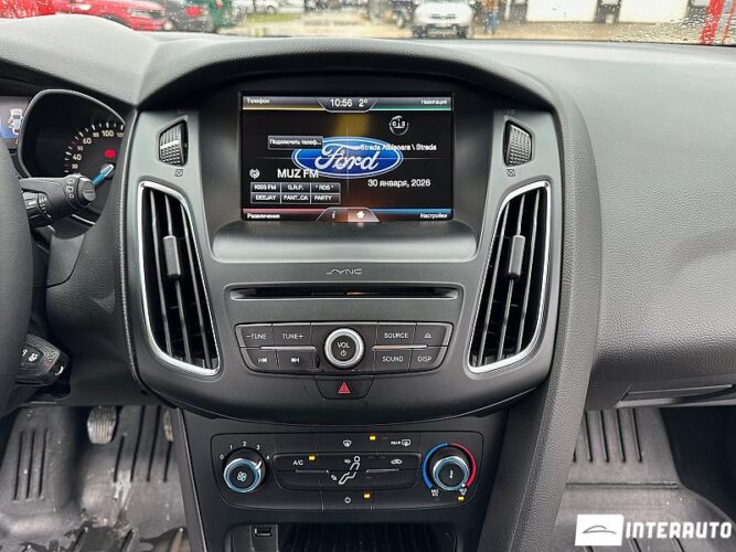 Ford Focus 39 interauto-car