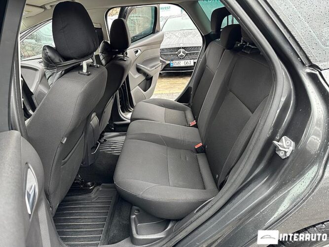 Ford Focus 43 interauto-car