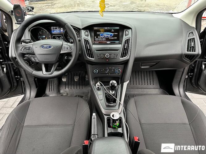 Ford Focus 36 interauto-car