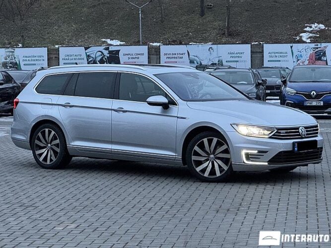 Volkswagen Passat GTE 2015 doar la InterAuto