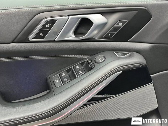 BMW X5 5.0e 39 interauto-car