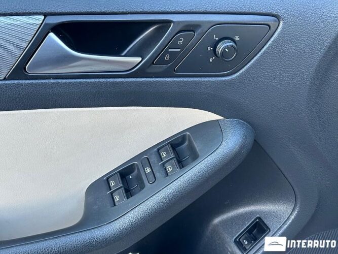 Volkswagen Jetta 47 interauto-car