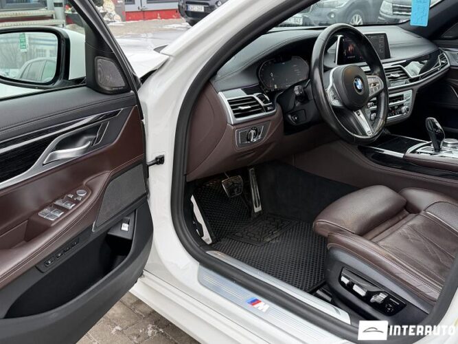 bmw 740 2021