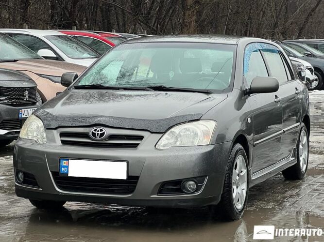 Toyota Corolla 2005 doar la InterAuto