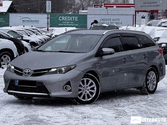 Toyota Auris 2014 doar la InterAuto