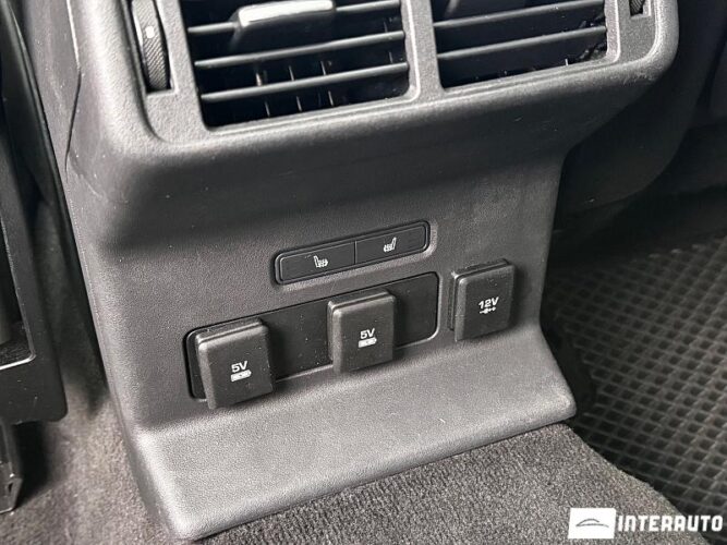 Land Rover Range Rover Velar 49 interauto-car