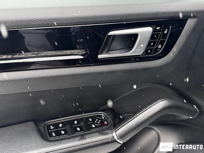 Porsche Cayenne 52 interauto-car