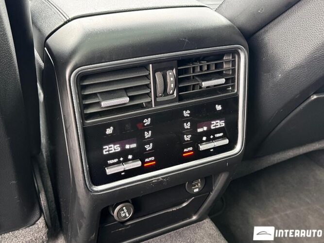 Porsche Cayenne 49 interauto-car