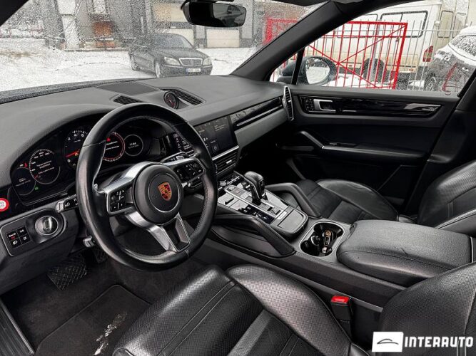 Porsche Cayenne 42 interauto-car