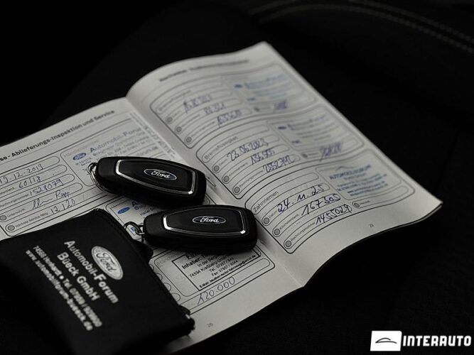 Ford Kuga 53 interauto-car