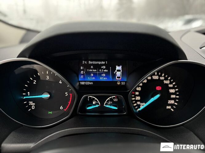 Ford Kuga 43 interauto-car