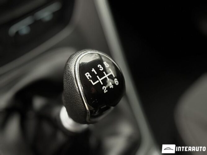 Ford Kuga 48 interauto-car