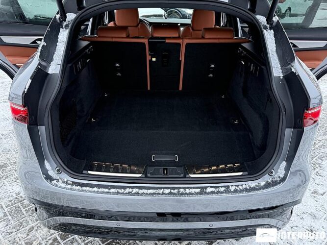 Jaguar F-Pace 52 interauto-car