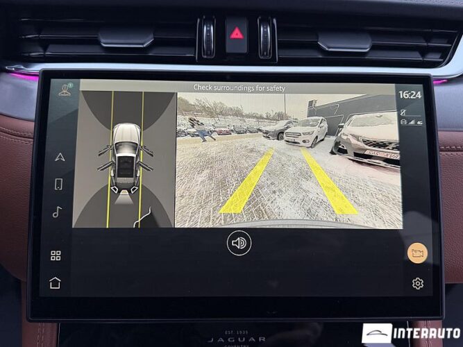Jaguar F-Pace 42 interauto-car