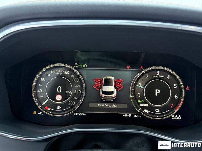 Jaguar F-Pace 40 interauto-car