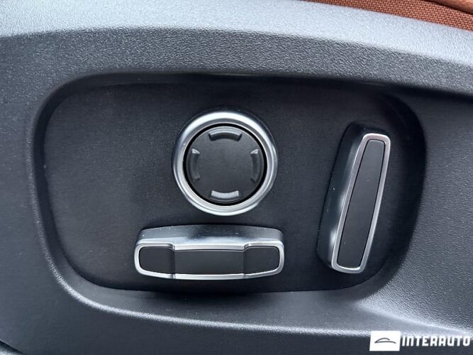 Jaguar F-Pace 51 interauto-car