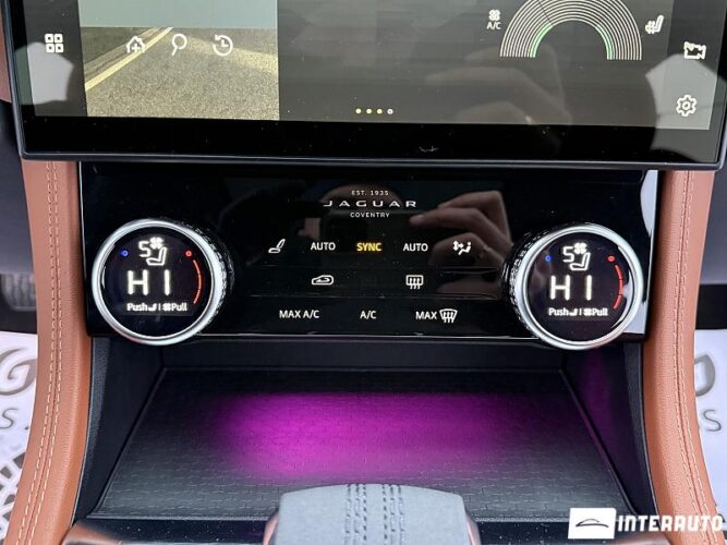 Jaguar F-Pace 43 interauto-car