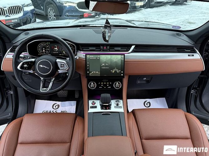 Jaguar F-Pace 38 interauto-car