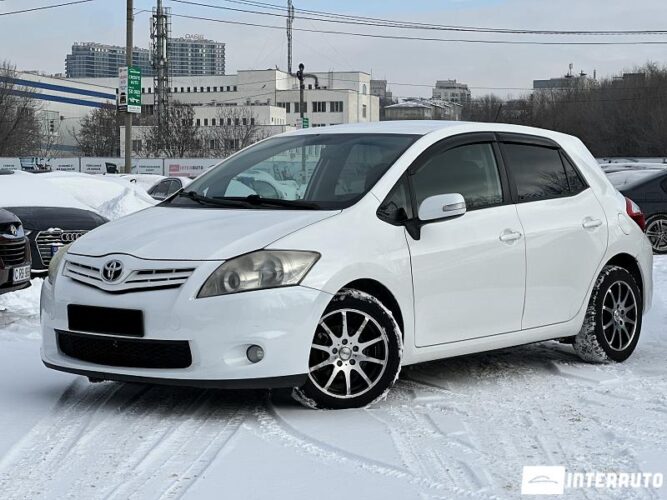 Toyota Auris 2010 doar la InterAuto