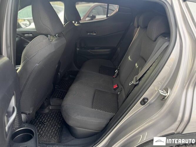 Toyota C-HR 41 interauto-car