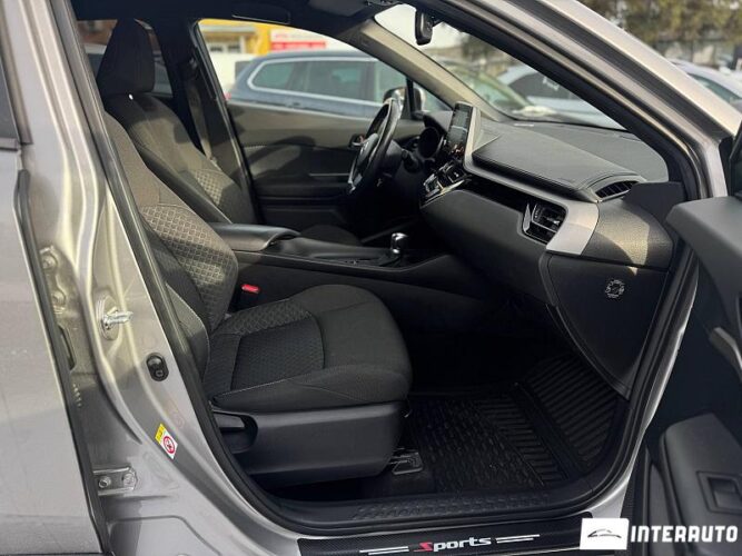 Toyota C-HR 43 interauto-car