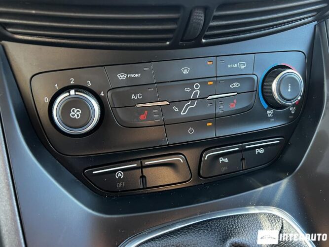 Ford C-MAX 41 interauto-car