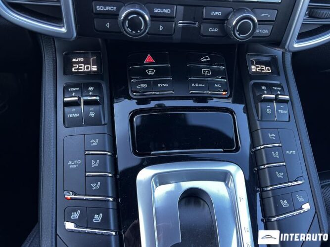 Porsche Cayenne S Hybrid 47 interauto-car