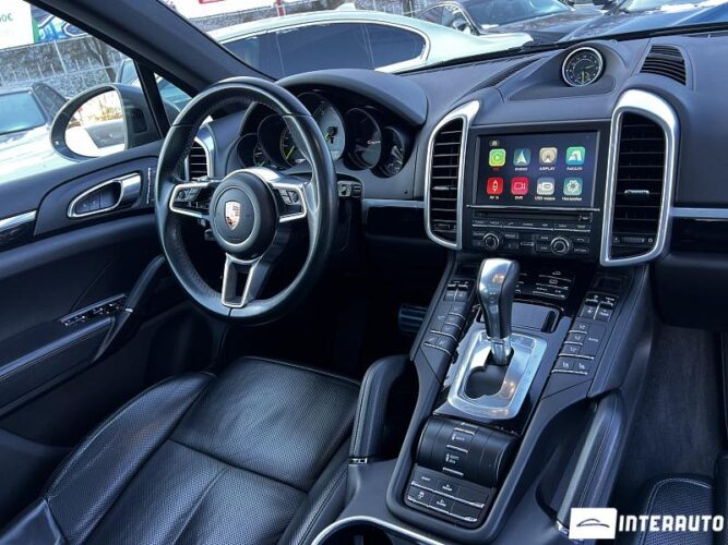 Porsche Cayenne S Hybrid 39 interauto-car