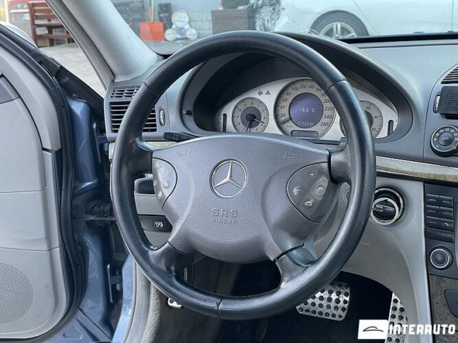 Mercedes E 220 37 interauto-car