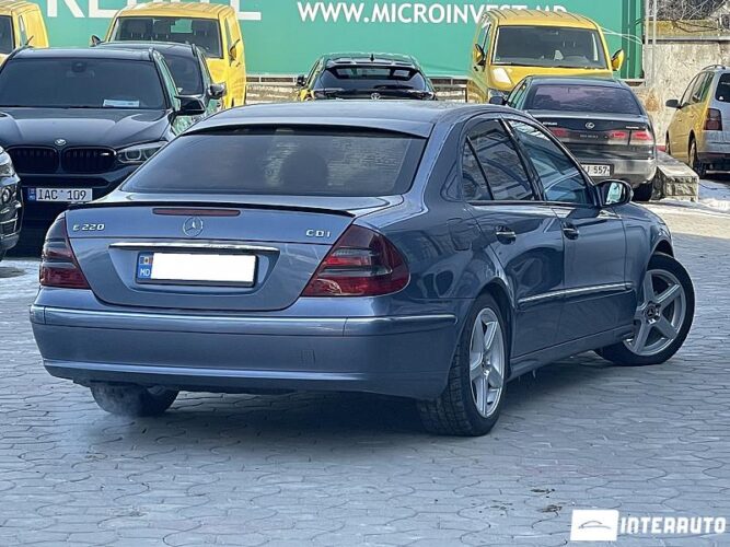 Mercedes E 220 31 interauto-car