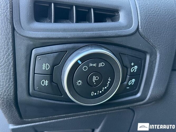 Ford Focus 35 interauto-car