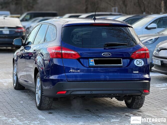 Ford Focus 33 interauto-car