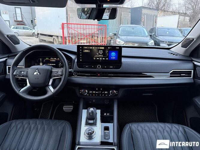 mitsubishi Outlander 2025