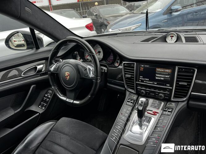 porsche Panamera GTS 2012