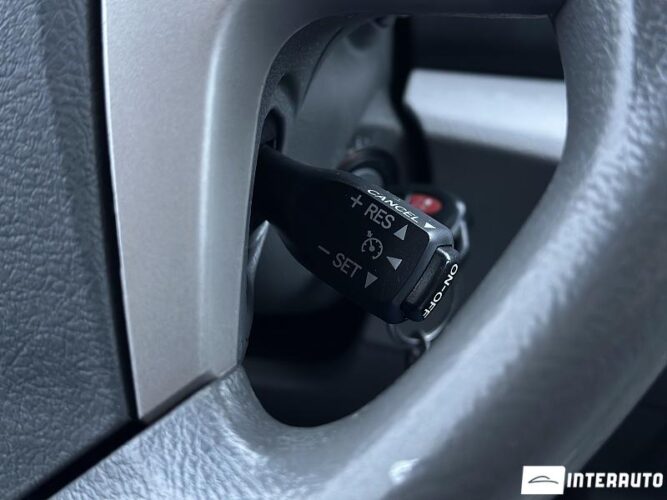 Toyota Camry 2010 doar la InterAuto