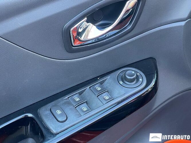Renault Captur 33 interauto-car