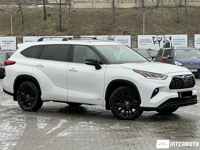 Toyota Highlander 2022 doar la InterAuto