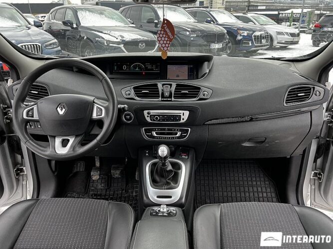 renault Scenic 2012