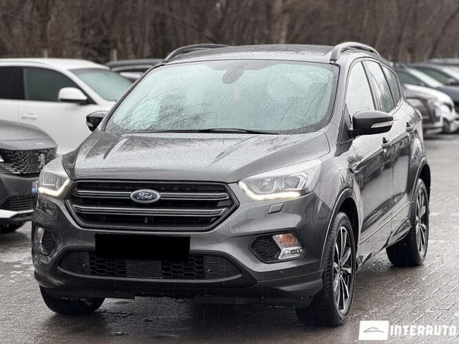 Ford Kuga 2017 doar la InterAuto