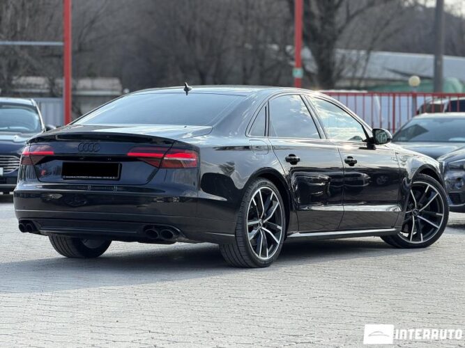 audi S8 2016