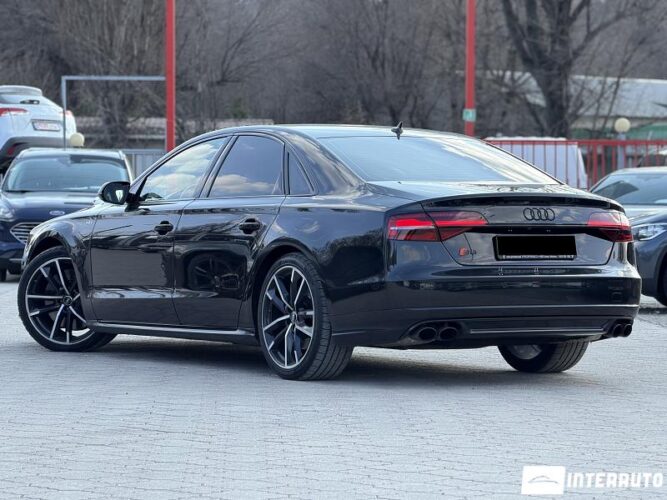 audi S8 2016